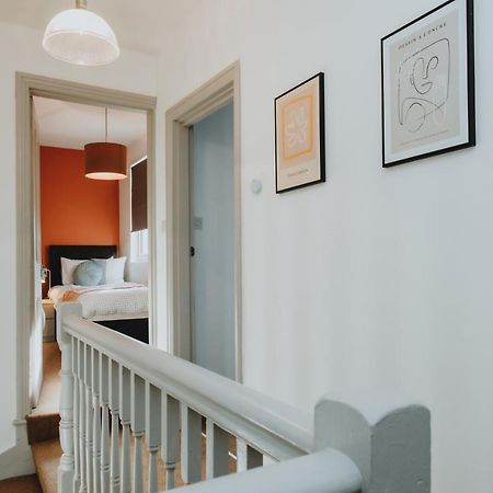 Brand New Townhouse In Rugby Villa Buitenkant foto